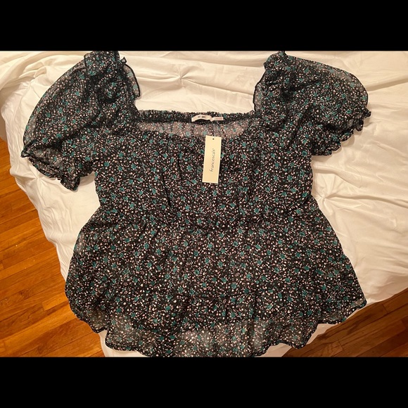 NEW-floral blouse, size Large - Picture 2 of 3